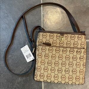 Michael Kors kempton Signature Crossbody Bag
